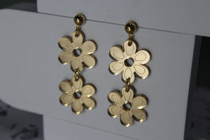 Enid earrings in gold mirror